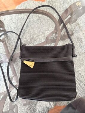 Black Ribbed Crossbody Bag with Gold Tag